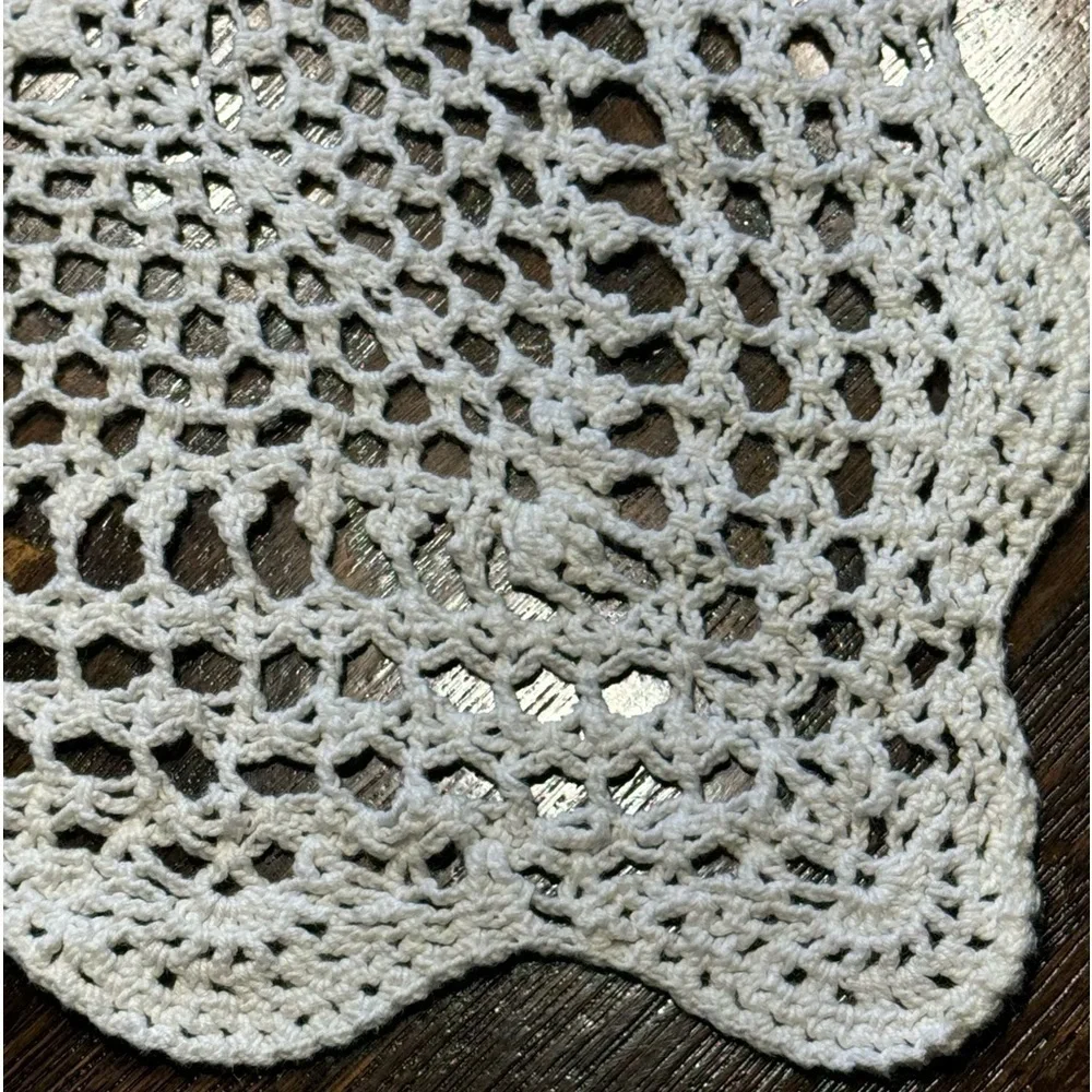RECTANGLE~ANTIQUE WHITE~HAND CROCHETED TABLECLOTH~GOOD~VINTAGE CONDITION~MBRNS